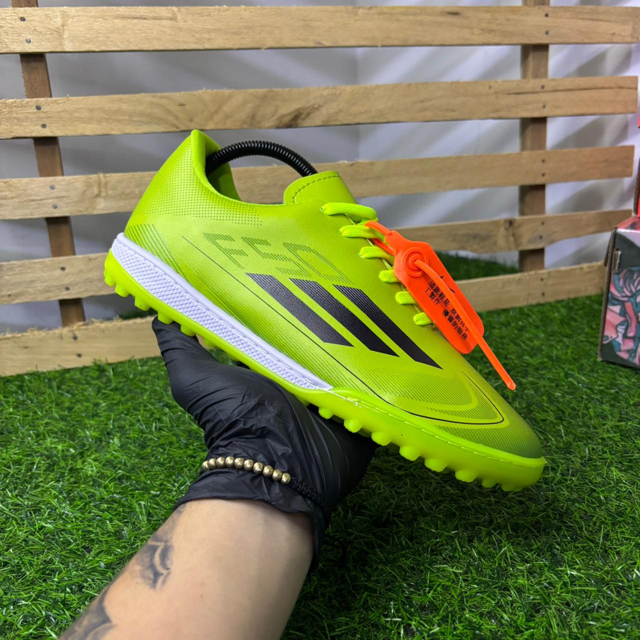 ⚽ Guayos F50 Neón